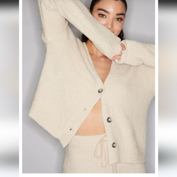 Natori Sweaters - NWT Natori Edit Luna Mellow Cropped Cardigan Size Large